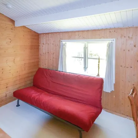 Three-bedroom Holiday In * Glesborg